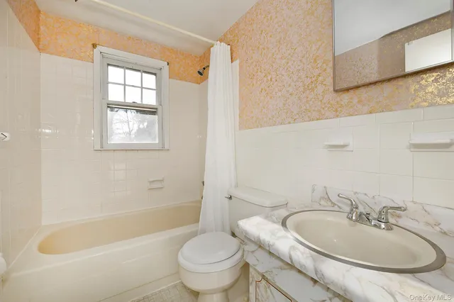 $559,000 | 32 Horton Drive, Huntington, NY 11746