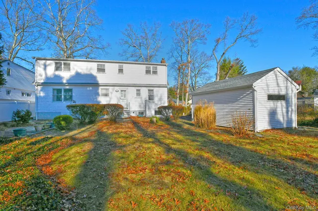 $559,000 | 32 Horton Drive, Huntington, NY 11746