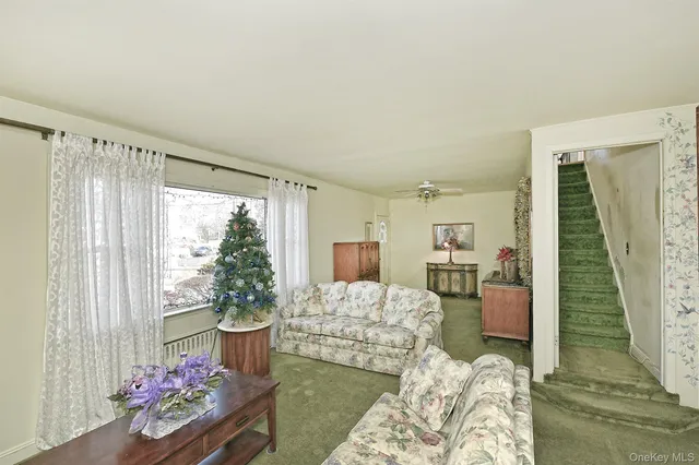 $559,000 | 32 Horton Drive, Huntington, NY 11746