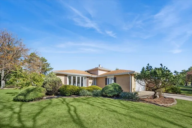 $449,900 | 1614 Holly Avenue, Darien, IL 60561