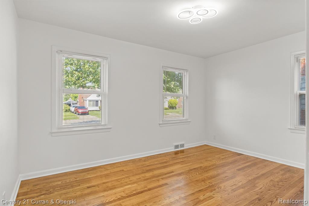 17668 Annchester Road Detroit, MI 48219 - Photo 18 of 39