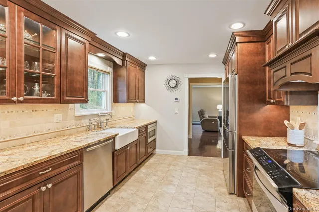 $749,000 | 4 Wayacross Road, Mahopac, NY 10541