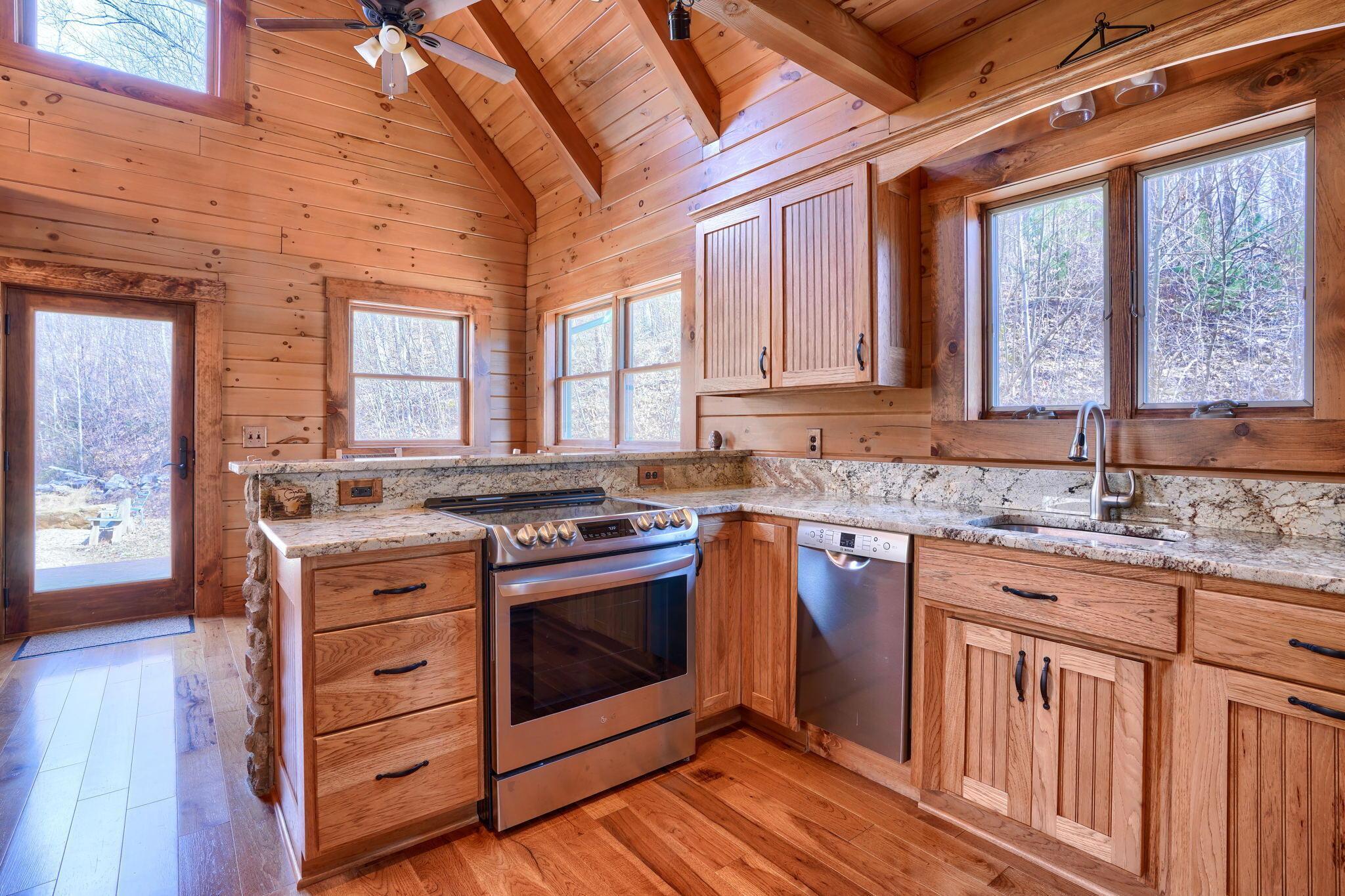 7535 Revenge Road Southwest Lancaster, OH 43130 - Photo 19 of 44 Kitchen.