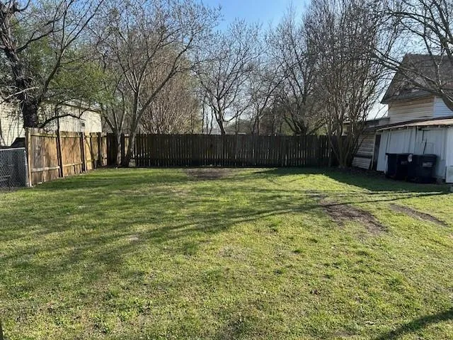 a house view with a outdoor space