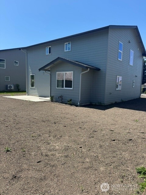 712 F & S Grade Road Sedro-Woolley, WA 98284 - Photo 2 of 2