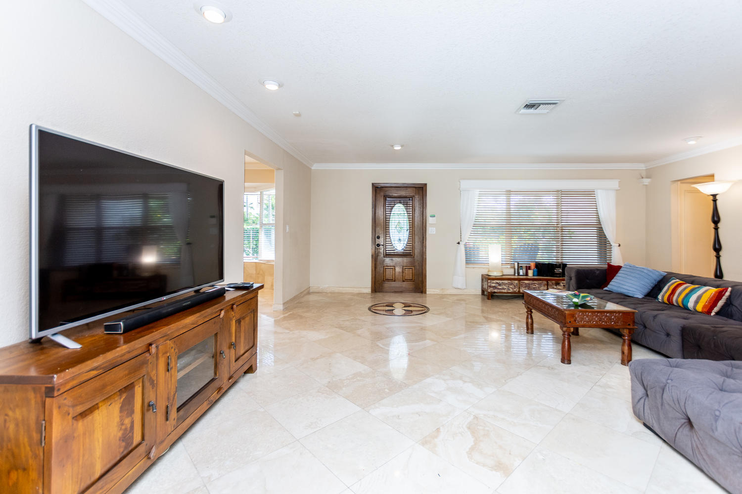 2310 Northeast 41st Street Lighthouse Point, FL 33064 - Photo 11 of 31 2310 NE 41st St Lighthouse-large-007-063