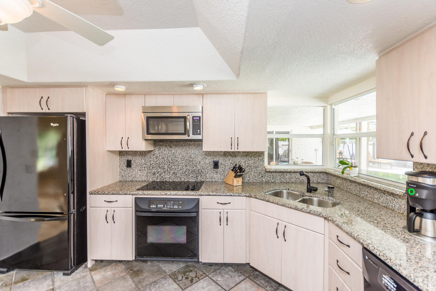 2310 Northeast 41st Street Lighthouse Point, FL 33064 - Photo 15 of 31 2310 NE 41st St Lighthouse-large-014-070