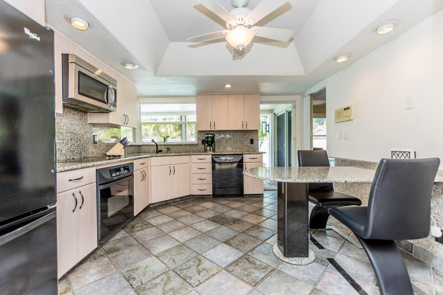 2310 Northeast 41st Street Lighthouse Point, FL 33064 - Photo 16 of 31 2310 NE 41st St Lighthouse-large-016-086