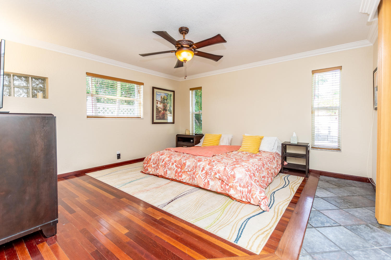 2310 Northeast 41st Street Lighthouse Point, FL 33064 - Photo 17 of 31 2310 NE 41st St Lighthouse-large-019-081
