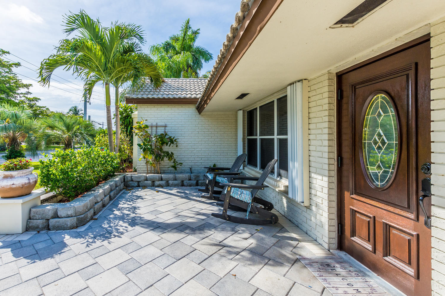 2310 Northeast 41st Street Lighthouse Point, FL 33064 - Photo 2 of 31 2310 NE 41st St Lighthouse-large-005-088