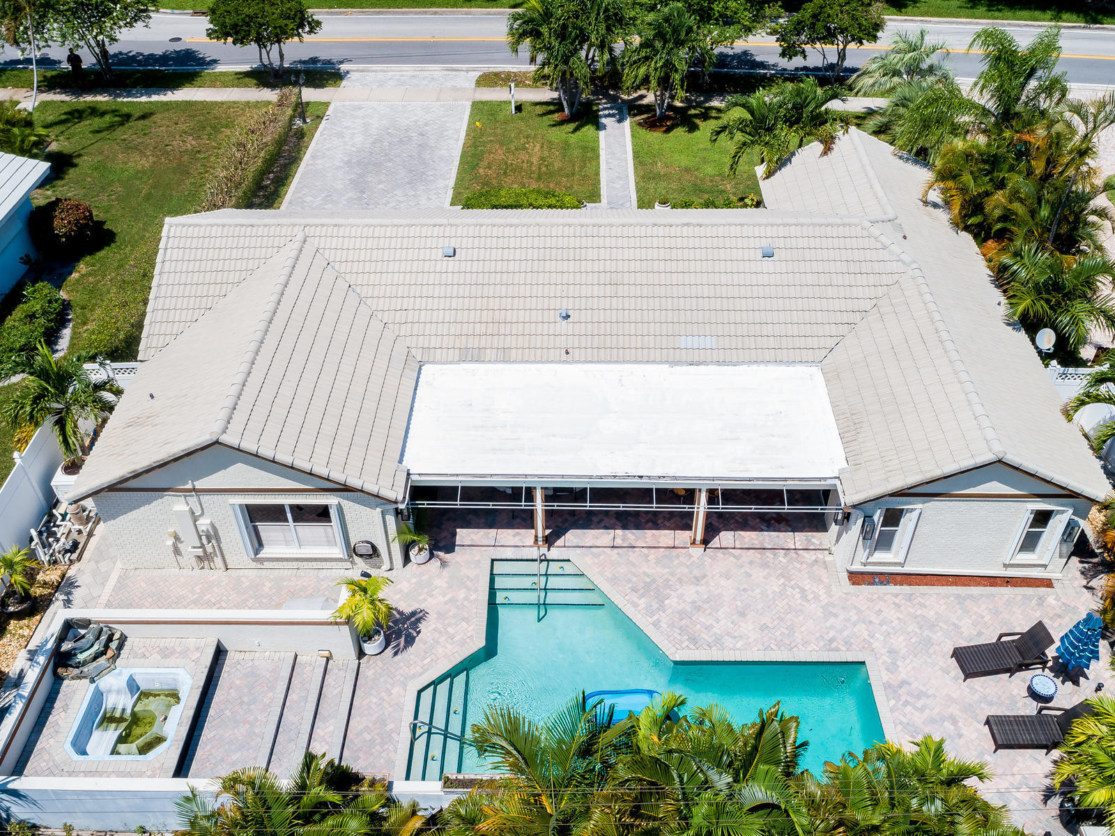 2310 Northeast 41st Street Lighthouse Point, FL 33064 - Photo 5 of 31 2310 NE 41st St Lighthouse-005-108-DJI 0
