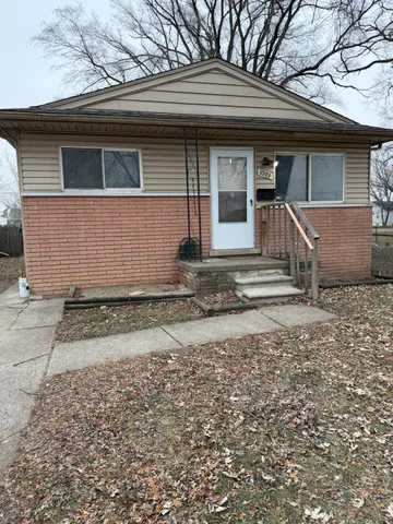 $1,300 | 2399 Emmons Avenue, Warren, MI 48091