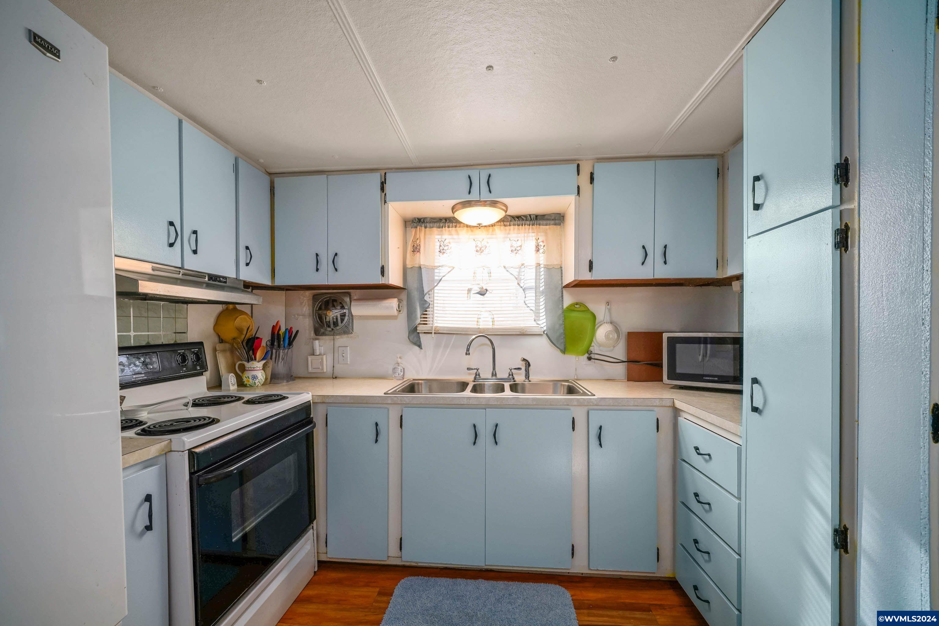 11823 Northeast Carl Road, Unit 1 Woodburn, OR 97071 - Photo 10 of 24