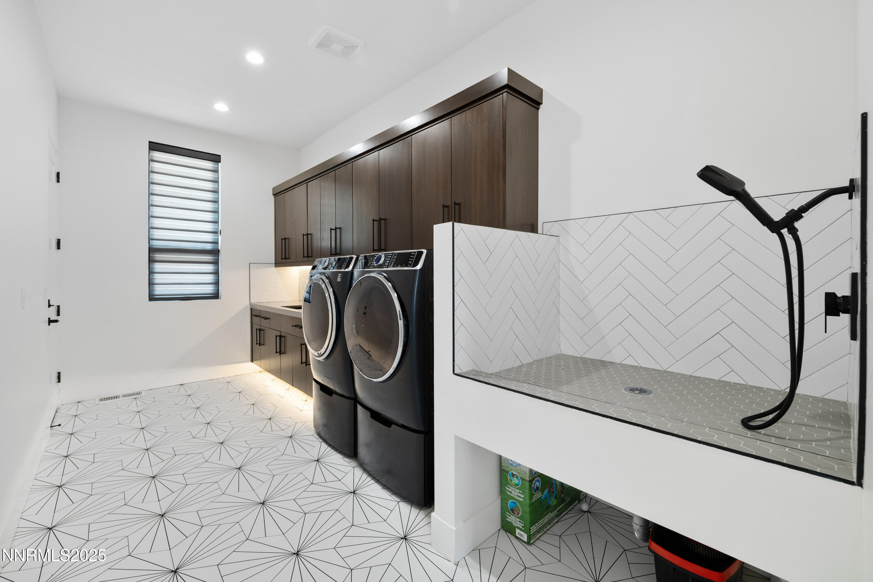 3041 Palmer Pointe Court Reno, NV 89511 - Photo 35 of 40 a utility room with cabinets