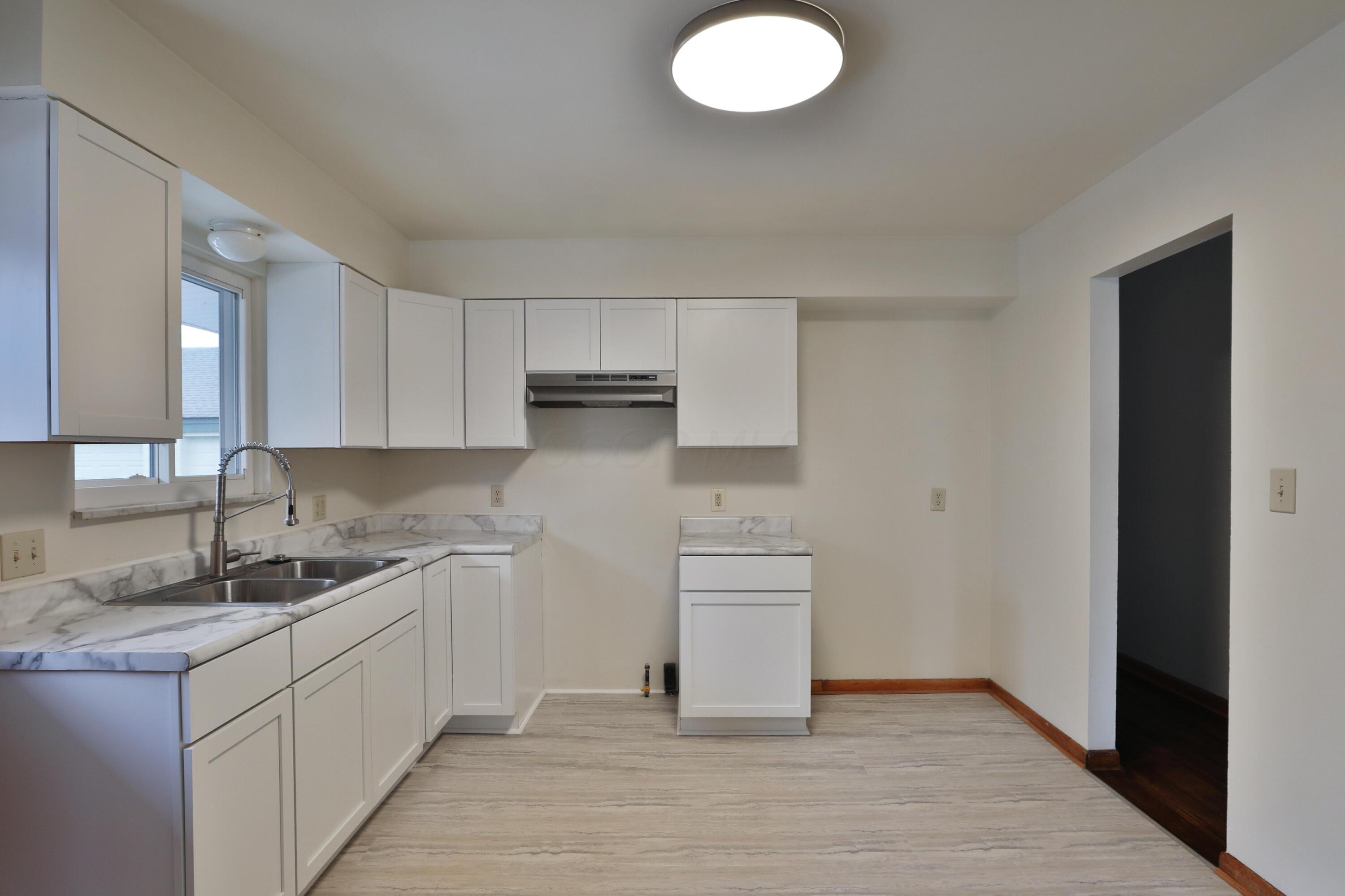 1046 Northridge Road Columbus, OH 43224 - Photo 13 of 36 1046-Northridge-12