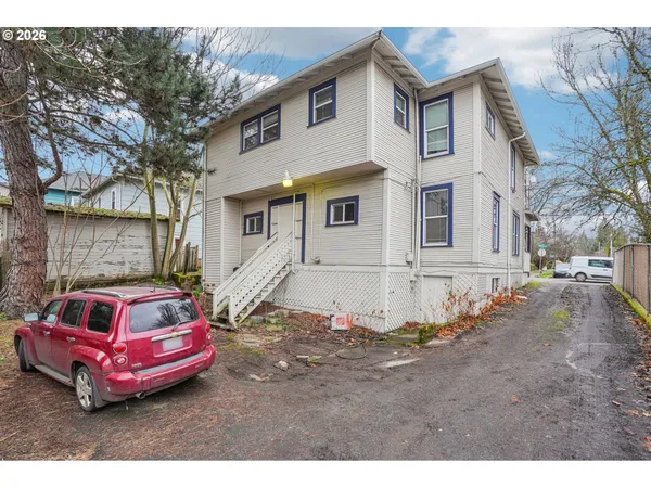 $574,900 | 3951 Southeast Holgate Boulevard, Portland, OR 97202