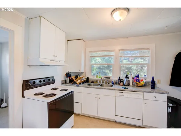 $574,900 | 3951 Southeast Holgate Boulevard, Portland, OR 97202