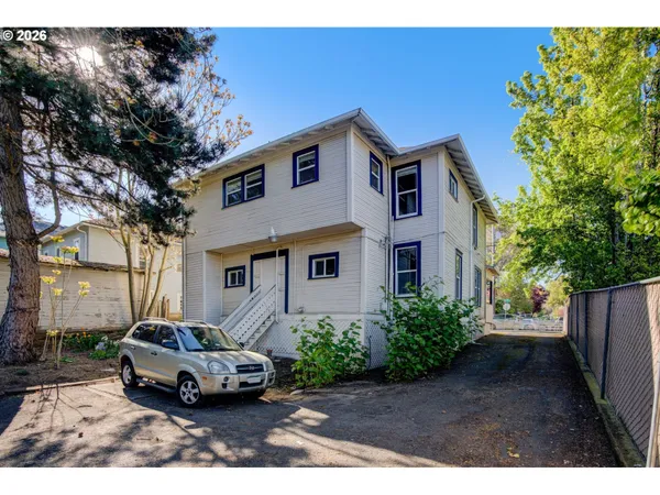 $574,900 | 3951 Southeast Holgate Boulevard, Portland, OR 97202