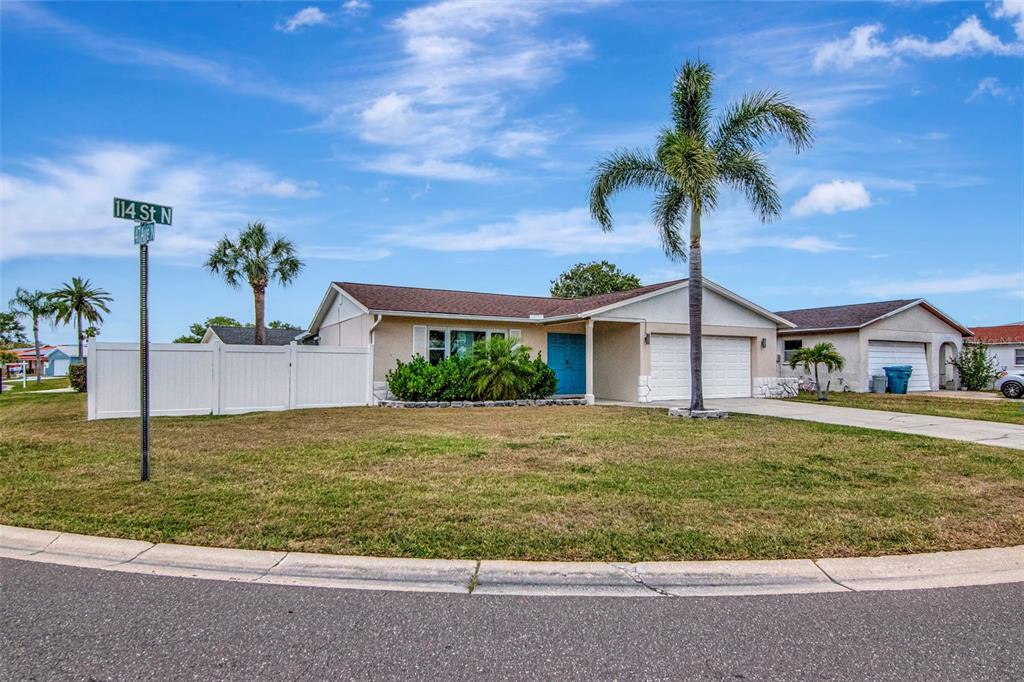 4712 114th Street North St. Petersburg, FL 33708 - Photo 4 of 83