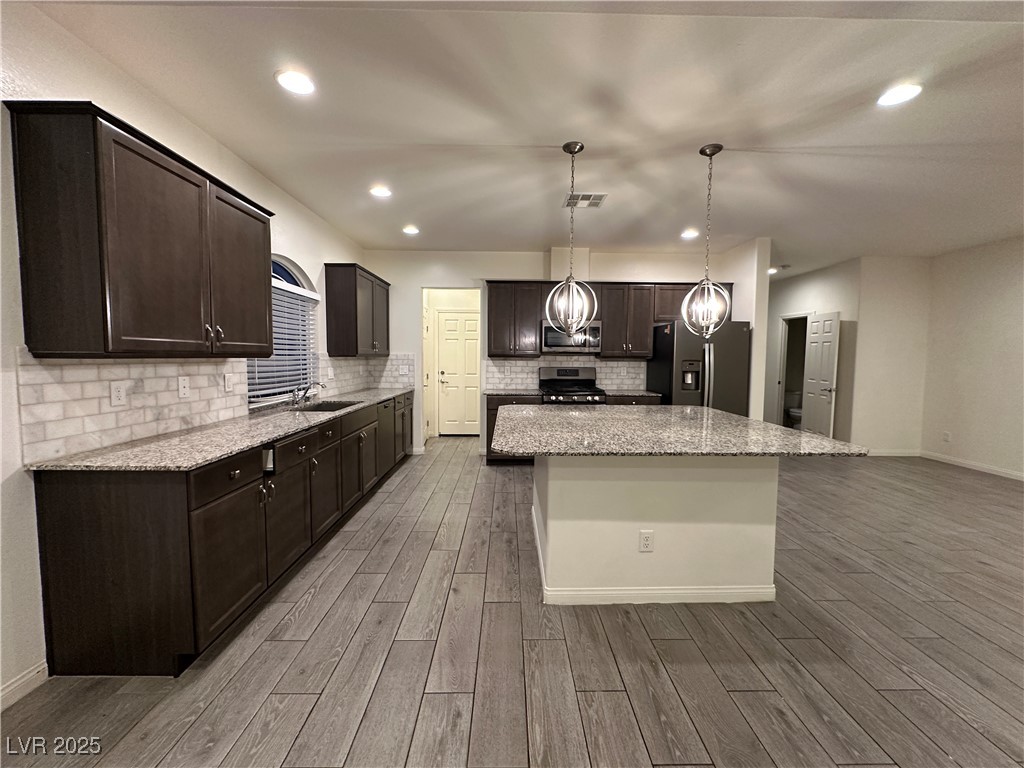 7030 Ghost Hill Street Las Vegas, NV 89118 - Photo 7 of 25