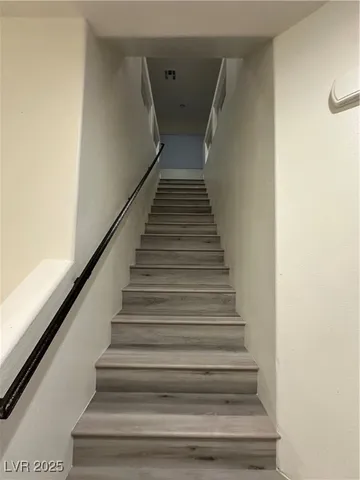 $2,350 | 7030 Ghost Hill Street, Las Vegas, NV 89118