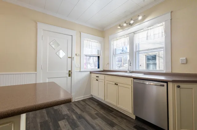 $324,900 | 1312 Michigan Avenue, La Porte, IN 46350