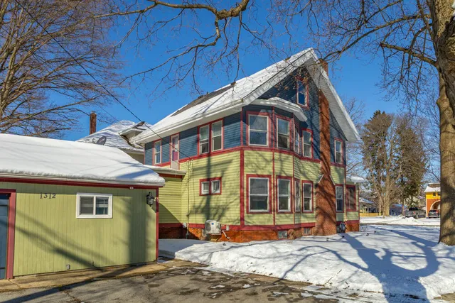 $324,900 | 1312 Michigan Avenue, La Porte, IN 46350