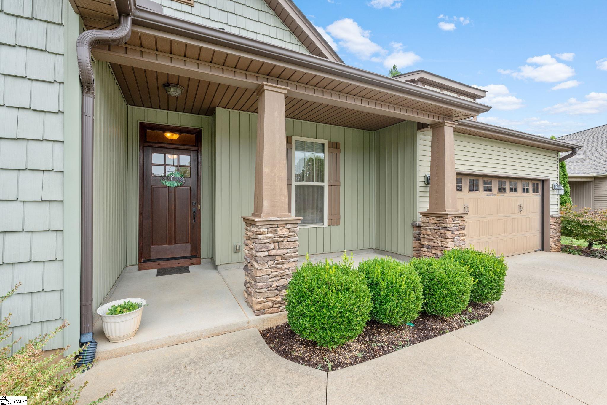 19 Barrier Way Greenville, SC 29607 - Photo 3 of 27 Gallery Image 3