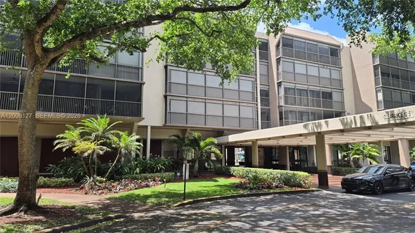 $3,250 | 2816 North 46th Avenue, Unit J682, Hollywood, FL 33021