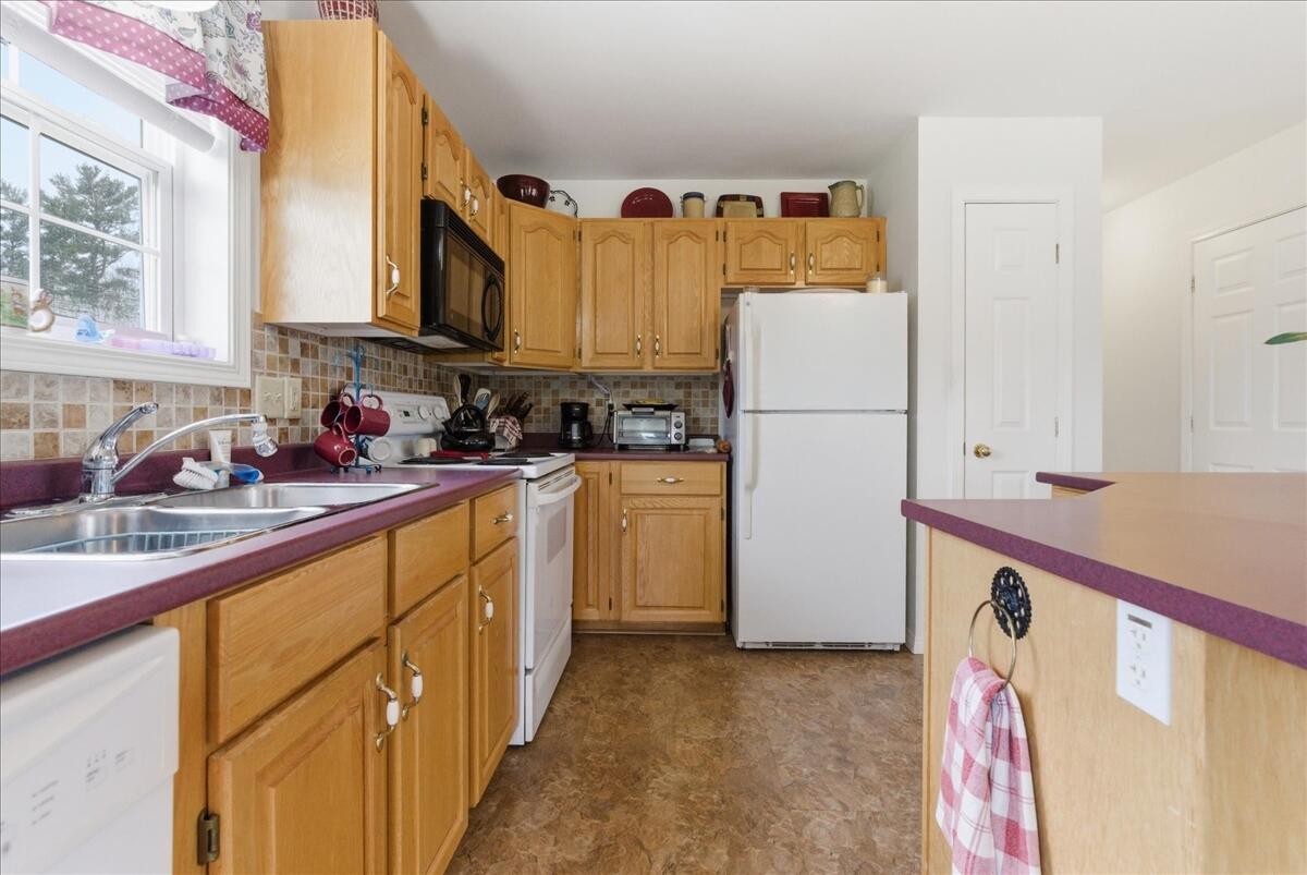 136 Stirling Road Warren, ME 04864 - Photo 15 of 57 15