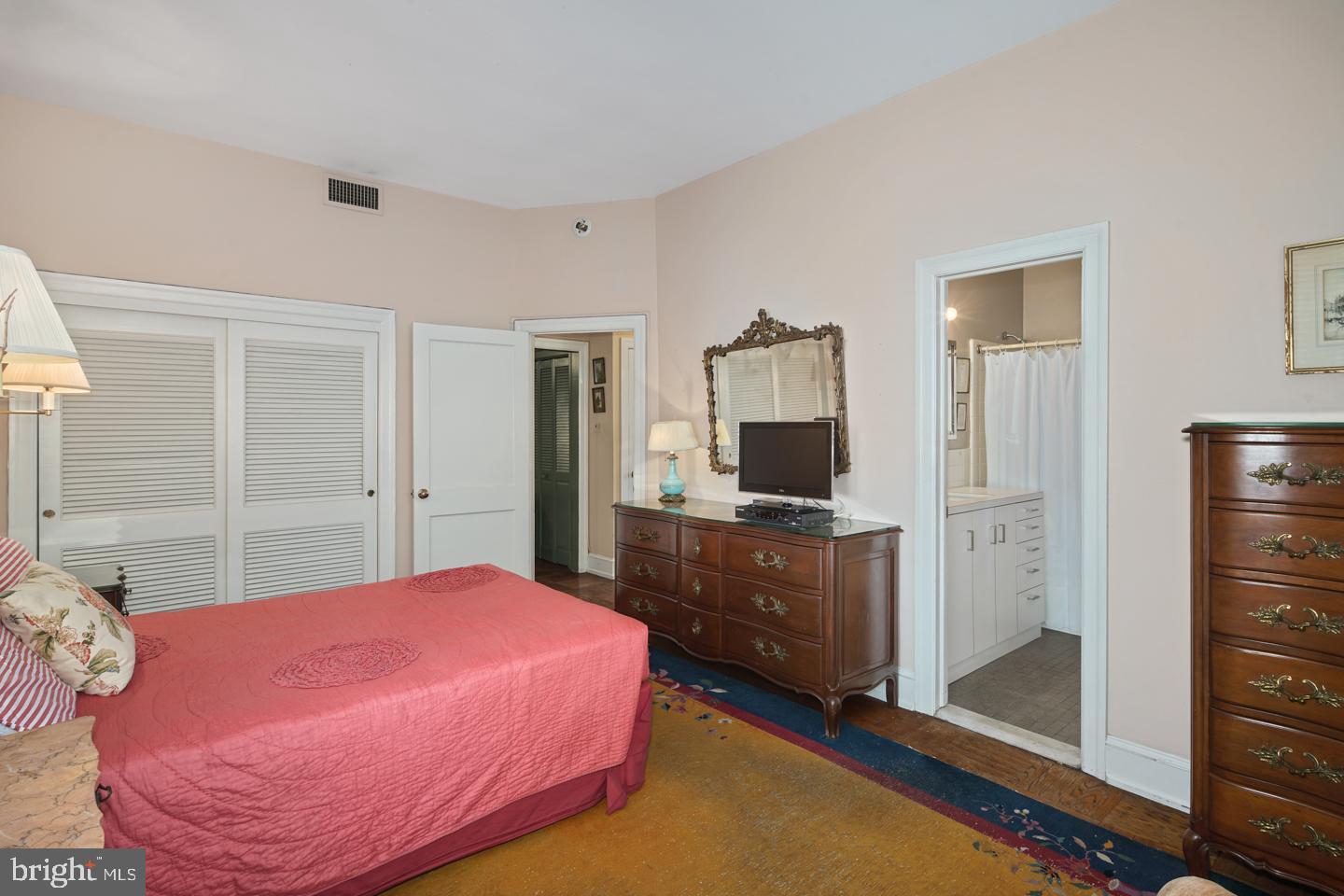 1830 Rittenhouse Square, Unit 8B Philadelphia, PA 19103 - Photo 16 of 23