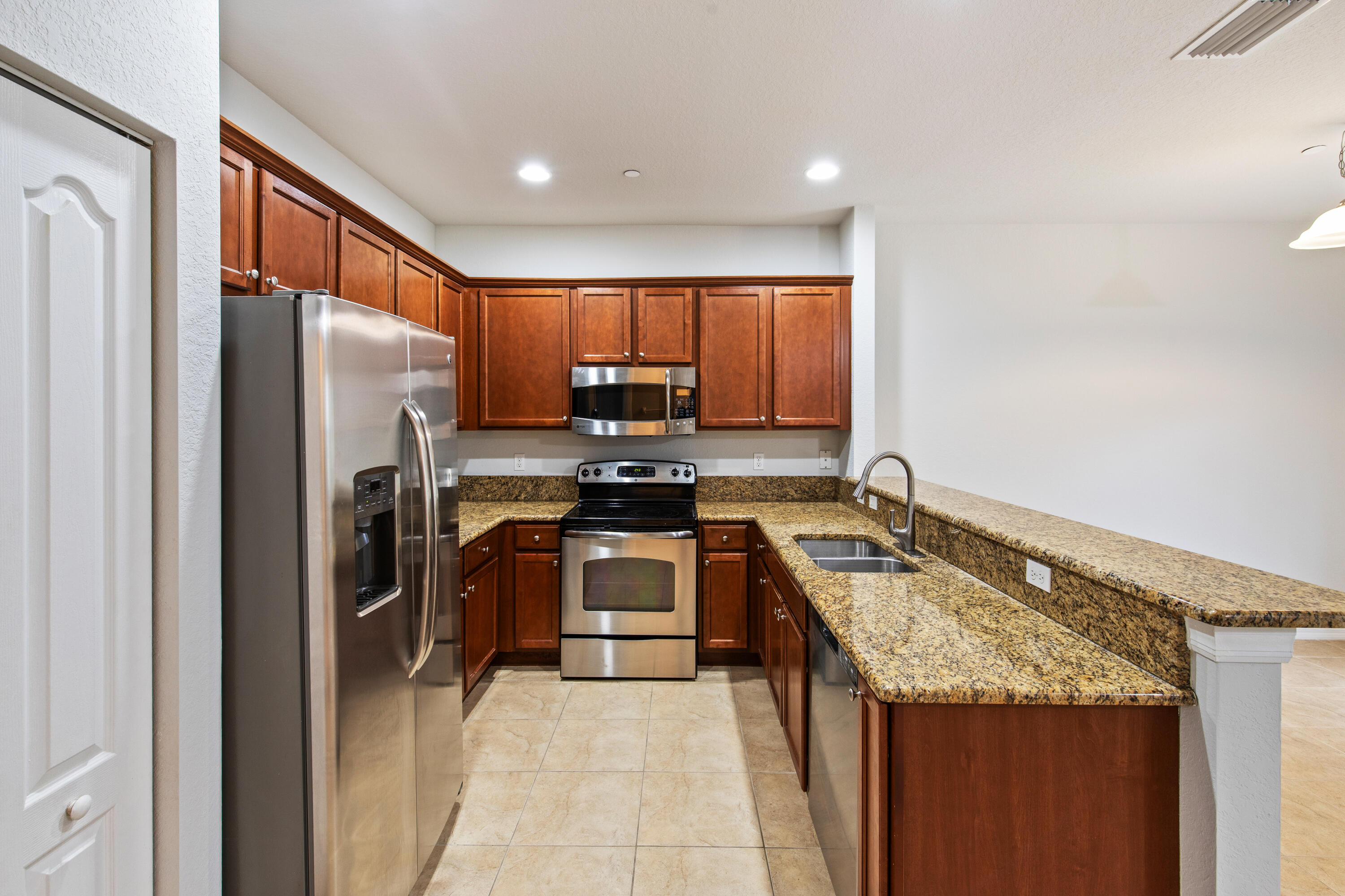 101 Southwest Otter Run Place Stuart, FL 34997 - Photo 11 of 34 101 SW Otter Run Place-14