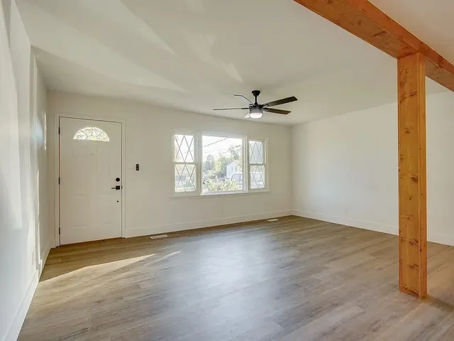 $2,000 | 216 Gardendale Drive, Columbia, TN 38401