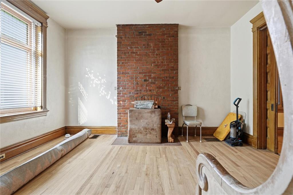 1713 Sarah Street Pittsburgh, PA 15203 - Photo 6 of 42 Gallery Image 6