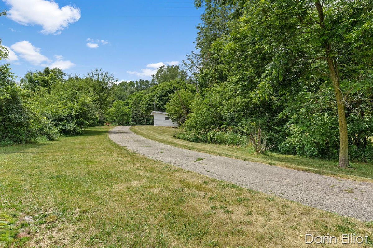 11122 South Sheridan Road Fenwick, MI 48834 - Photo 3 of 45 IMG_1002