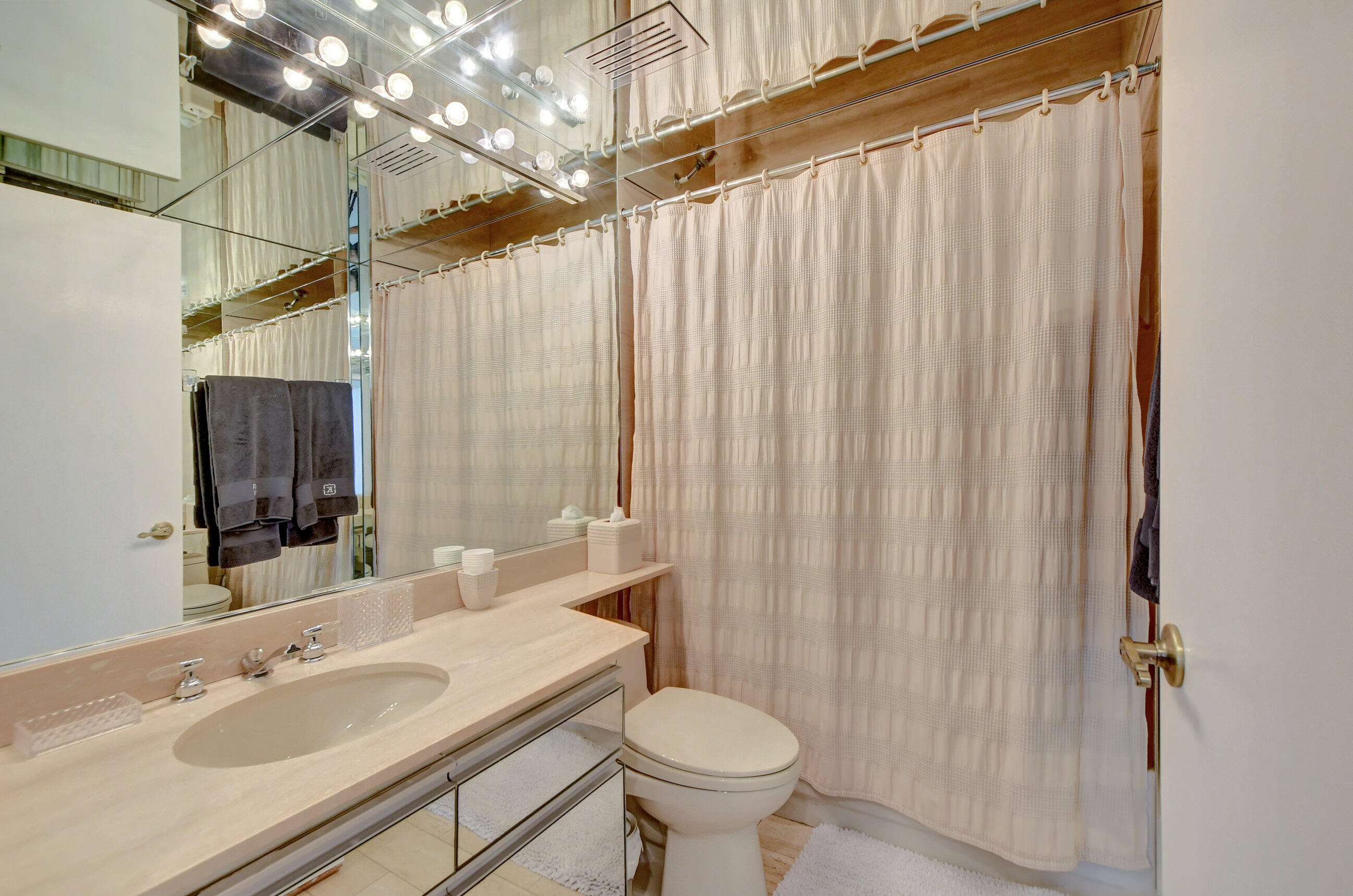 7209 Promenade Drive, Unit 801 Boca Raton, FL 33433 - Photo 29 of 53 2nd bathroom