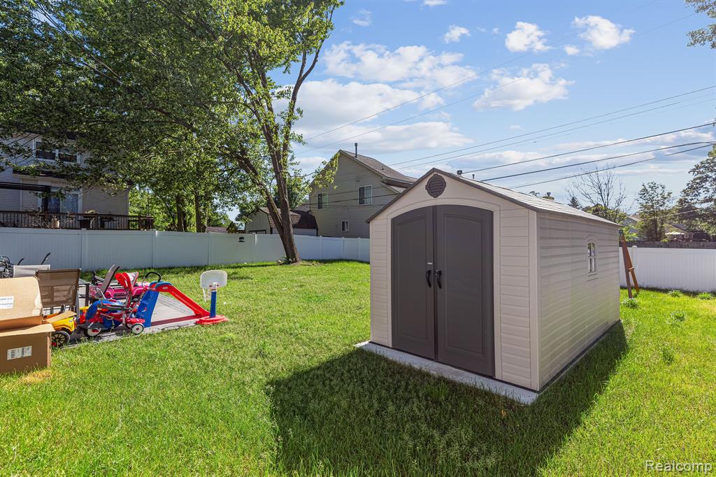 3384 Mildred Avenue Rochester Hills, MI 48309 - Photo 8 of 38