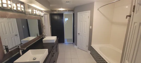 $2,900 | 11302 Meadow Lake Drive, Houston, TX 77077