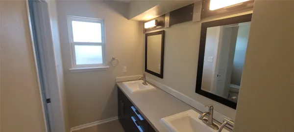 $2,900 | 11302 Meadow Lake Drive, Houston, TX 77077