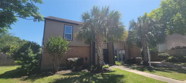 $2,900 | 11302 Meadow Lake Drive, Houston, TX 77077