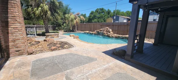 $2,900 | 11302 Meadow Lake Drive, Houston, TX 77077