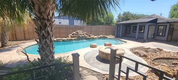 $2,900 | 11302 Meadow Lake Drive, Houston, TX 77077