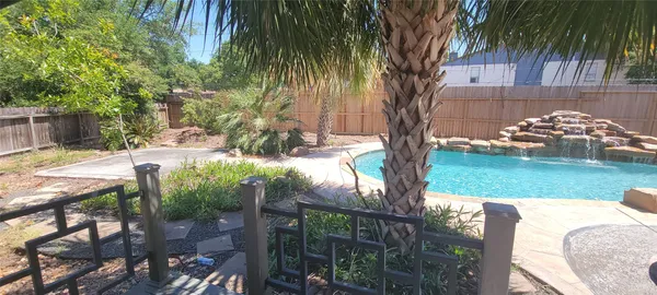 $2,900 | 11302 Meadow Lake Drive, Houston, TX 77077