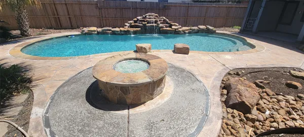 $2,900 | 11302 Meadow Lake Drive, Houston, TX 77077