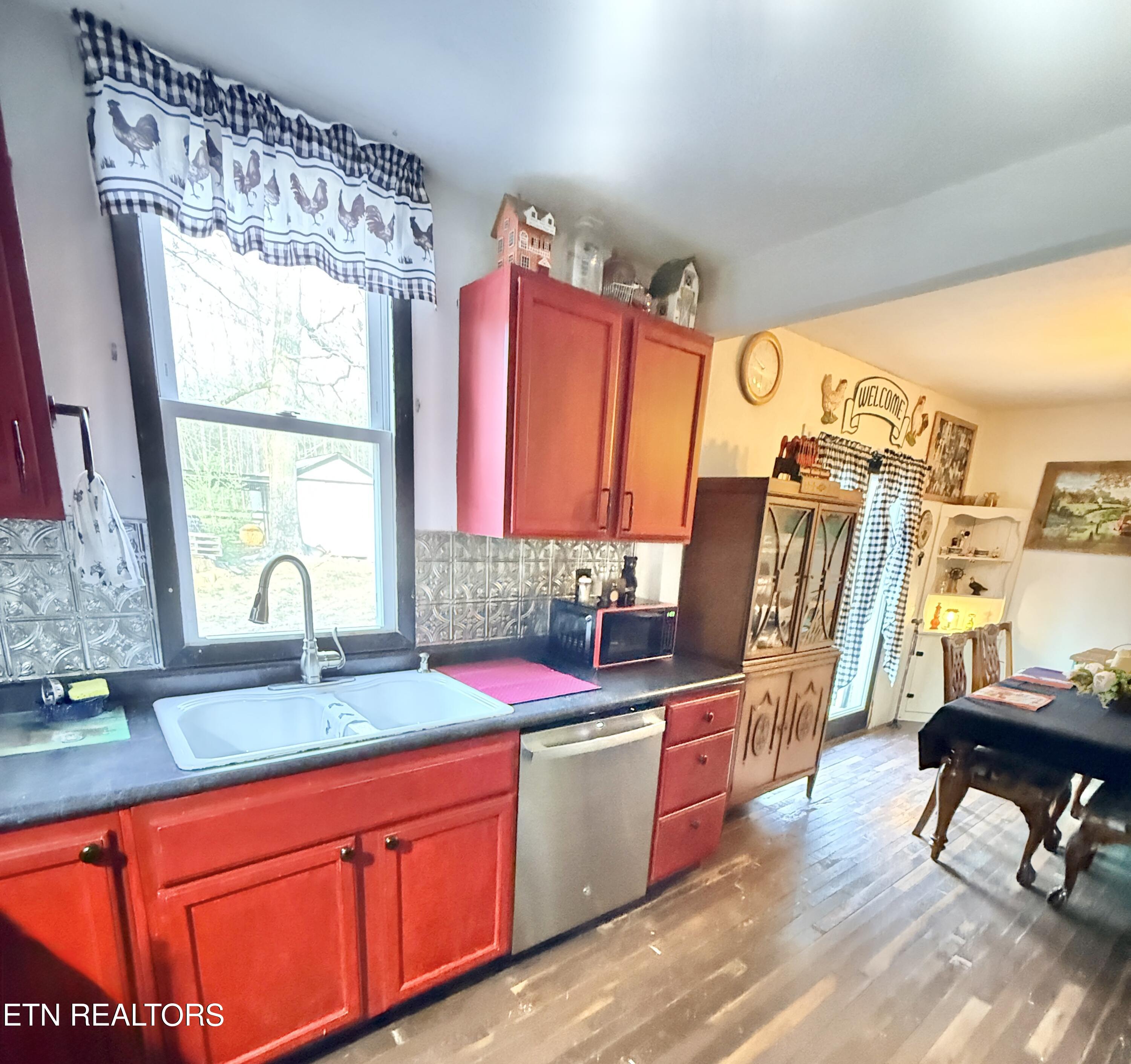 586 Rugby Highway Robbins, TN 37852 - Photo 7 of 59 IMG_5724