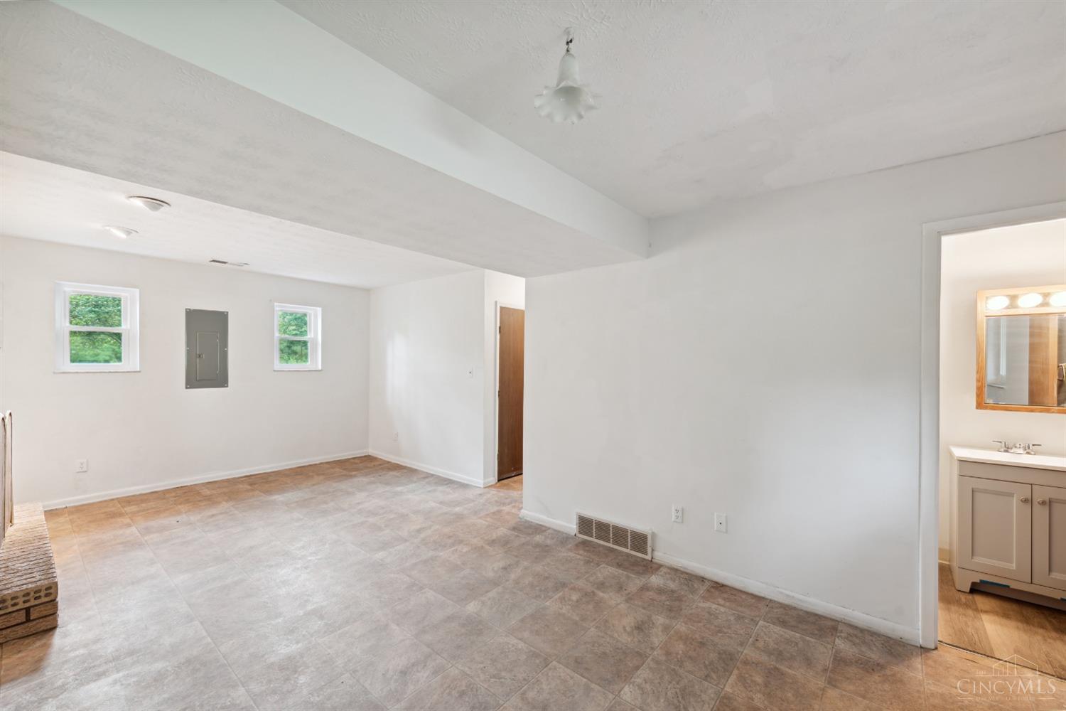 2978 Kleeman Road Cincinnati, OH 45211 - Photo 23 of 35 Gallery Image 23