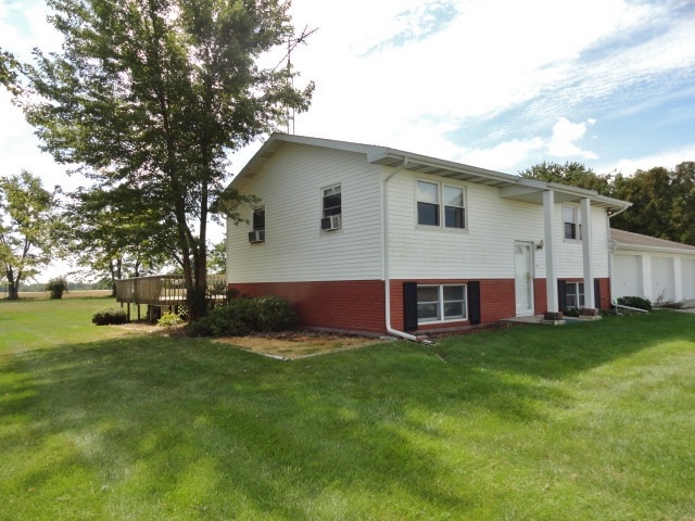 417 West Wood Road Rensselaer, IN 47978 - Photo 2 of 26