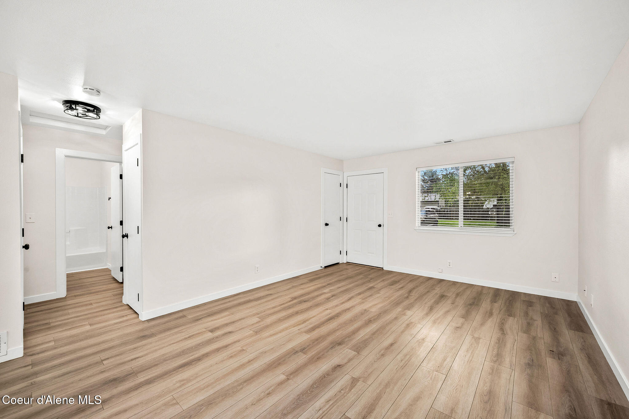 1715 Main Street Sandpoint, ID 83864 - Photo 13 of 22 Living Room-Vacant #2