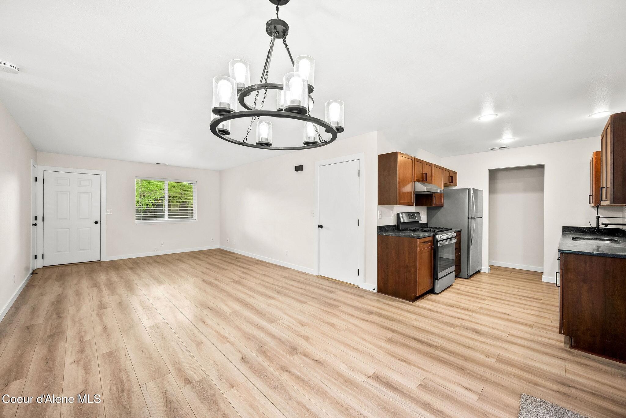 1715 Main Street Sandpoint, ID 83864 - Photo 14 of 22 Kitchen-Living Room Vacant