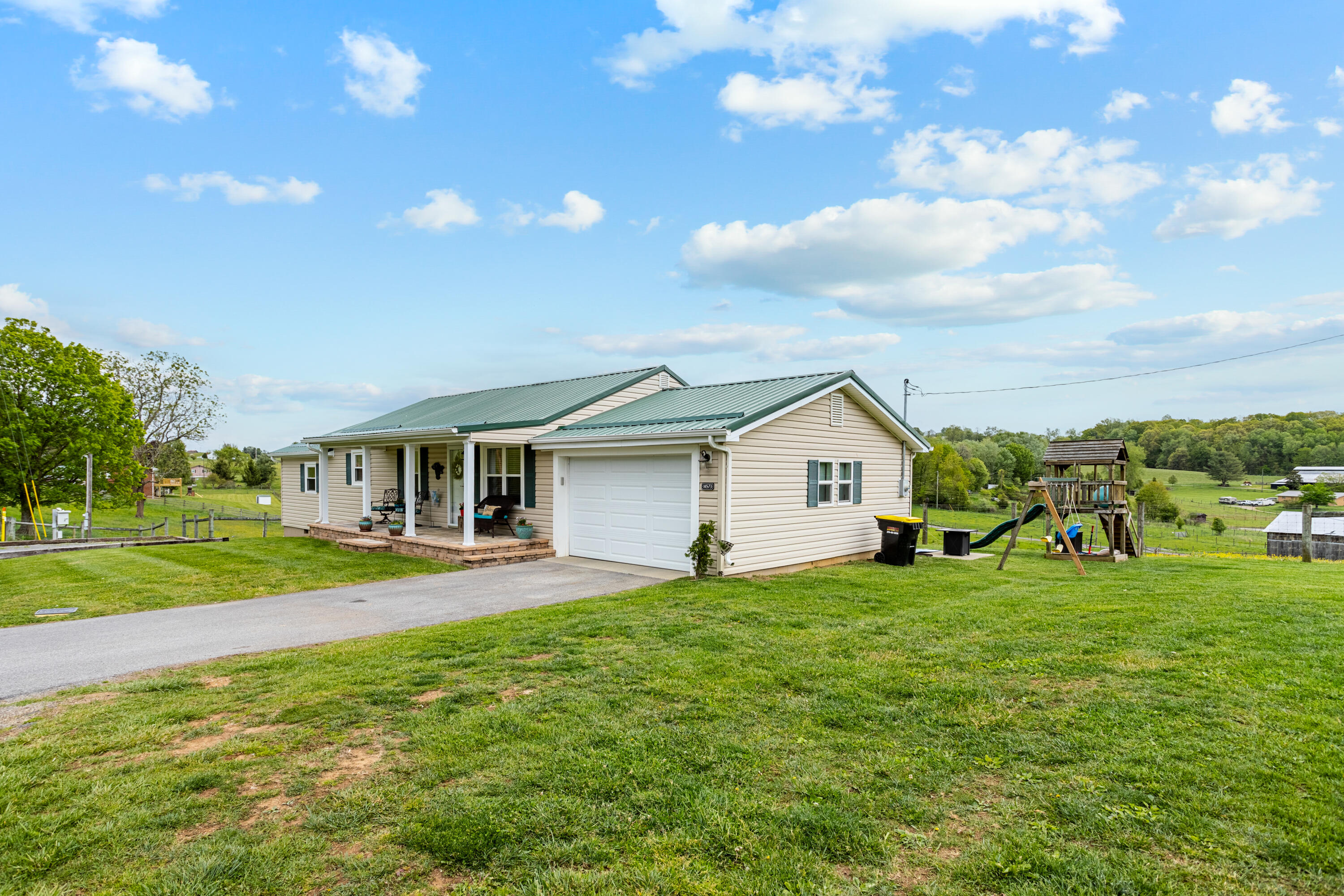 14573 Chip Ridge Road Abingdon, VA 24210 - Photo 1 of 33 177A5590-HDR_1